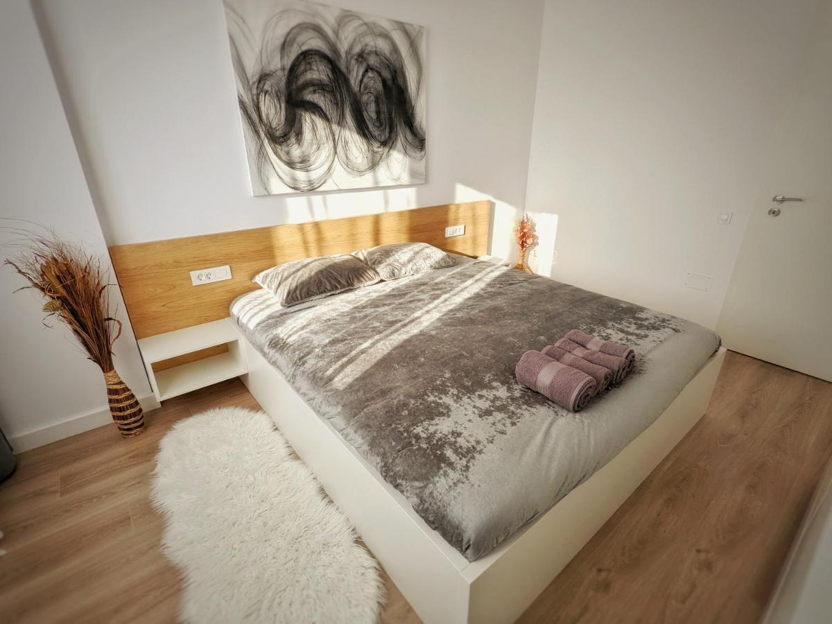 Cluj Airport Apartment Eksteriør billede