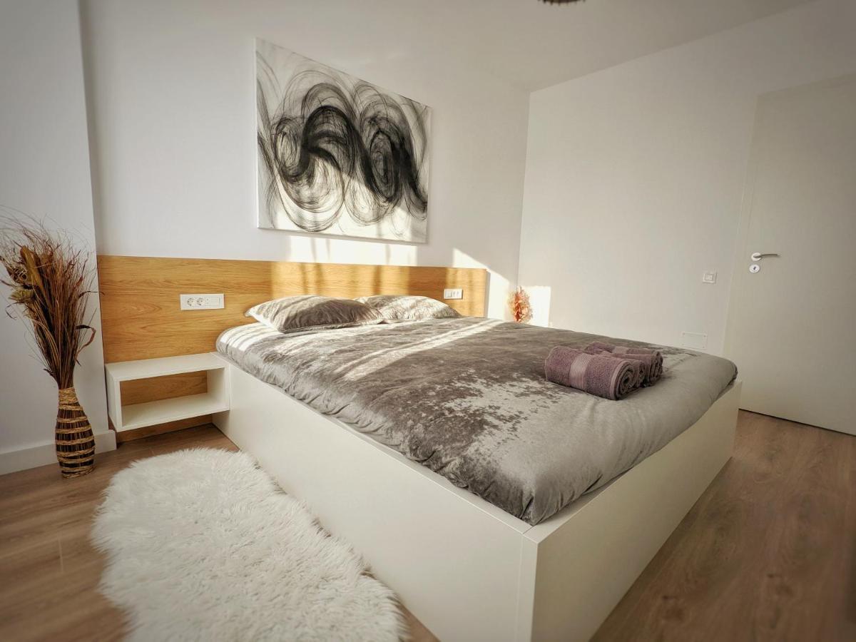 Cluj Airport Apartment Eksteriør billede